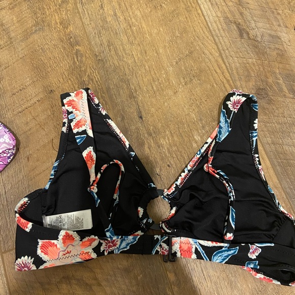 Old navy bikini top - Picture 2 of 3